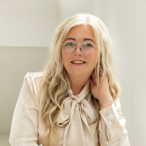 Mariska - Ontdek jouw pad naar overvloed